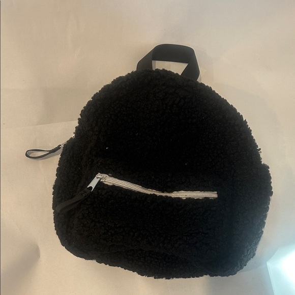 Art Class Faux Fur Sherpa Black Fuzzy Backpack Silver Front Zipper nwot - Picture 5 of 6